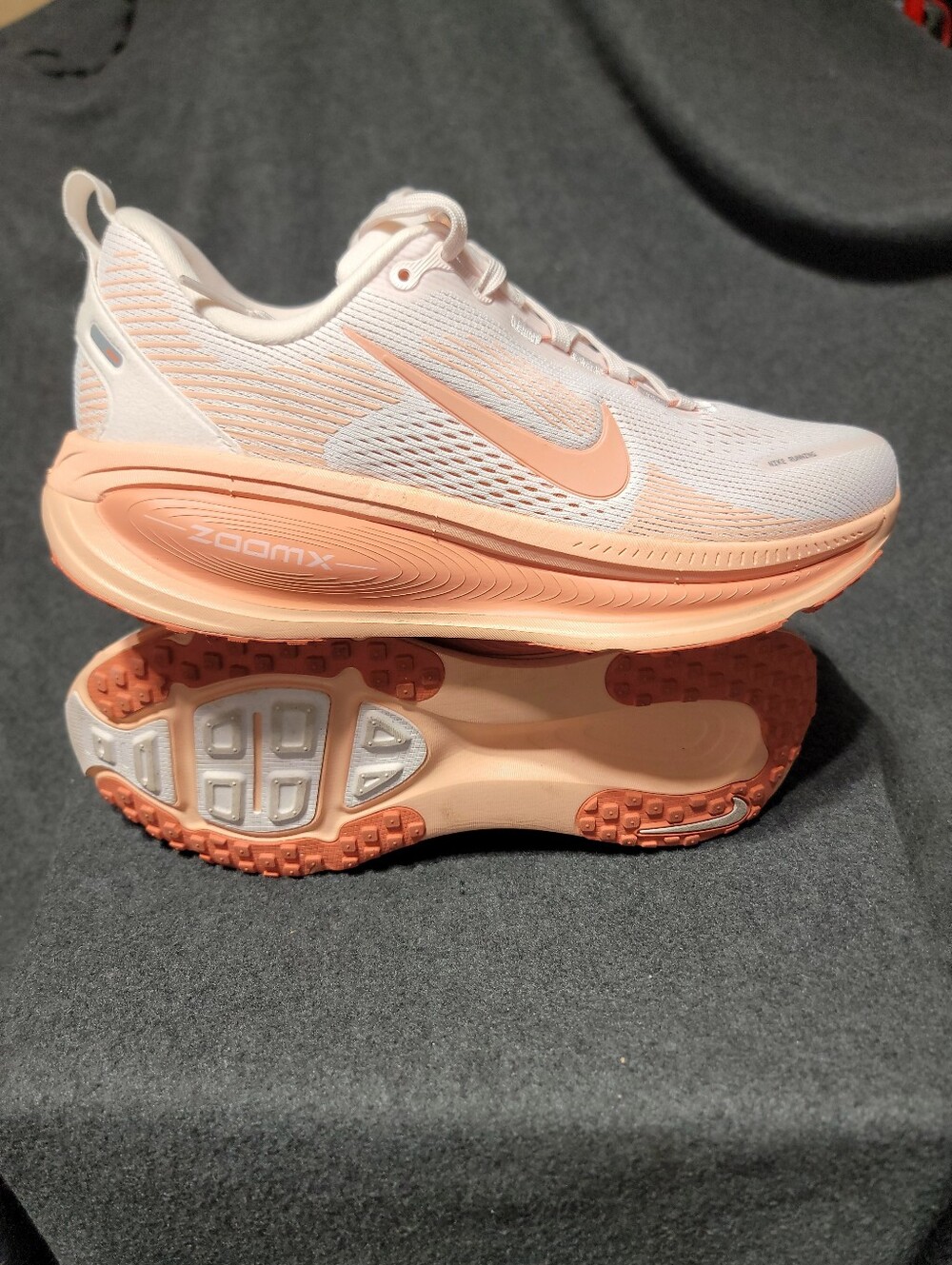 Nike Vomero 18 women's road running shoes